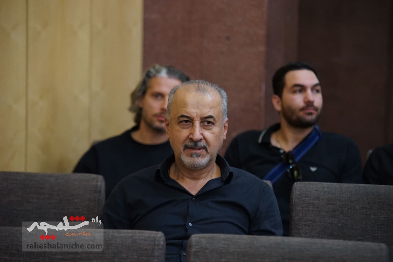 حضور بزرگان فوتبال کشور در ختم پدر خداداد عزیزی +تصاویر(2) — تصویر 73