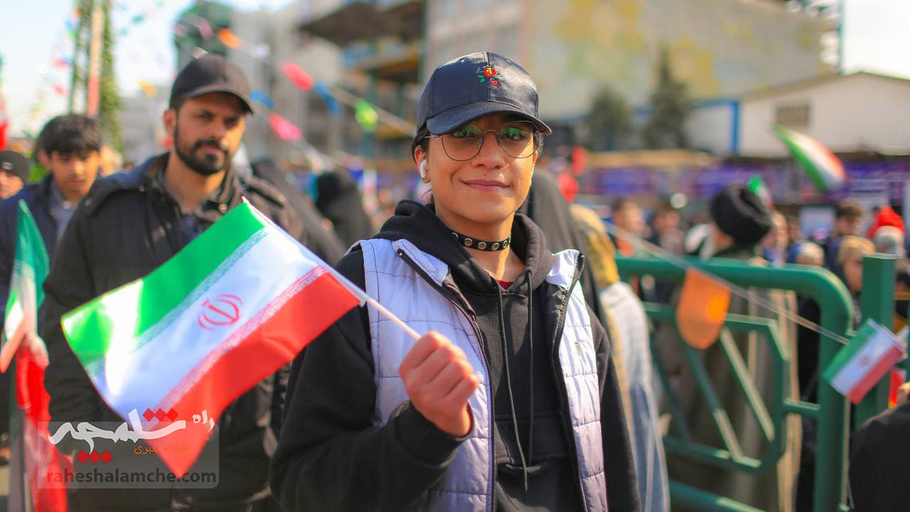 تصاویری از حاشیههای راهپیمایی 22 بهمن تهران — تصویر 12