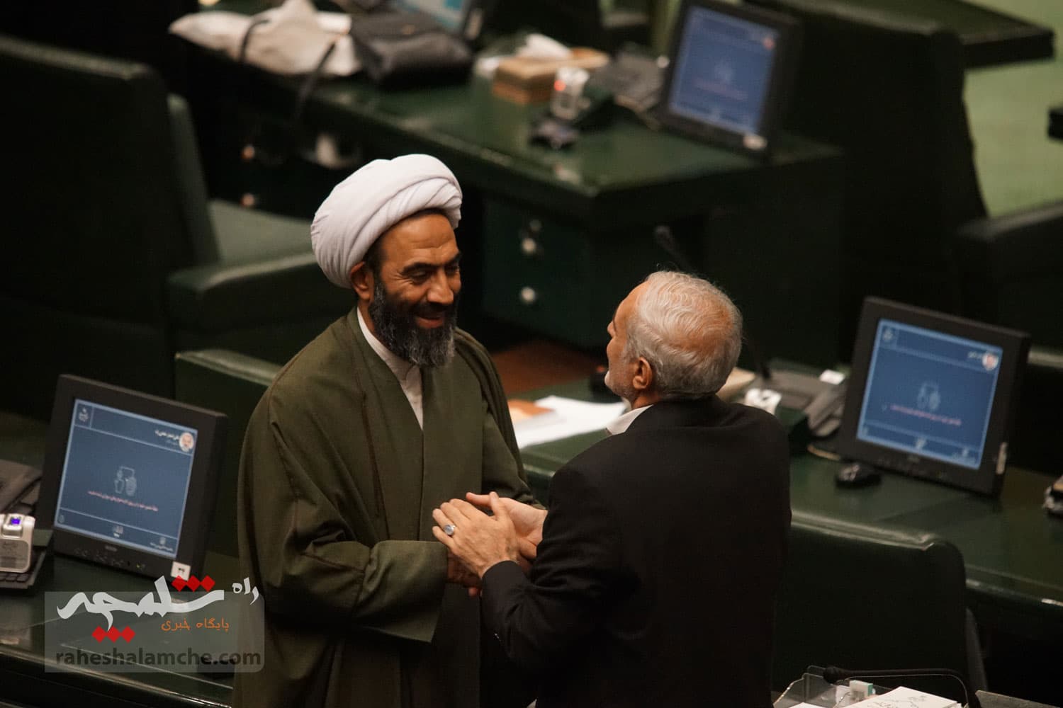 حاشیههای تصویری اولین روز صحن علنی مجلس در سال 1404 — تصویر 15