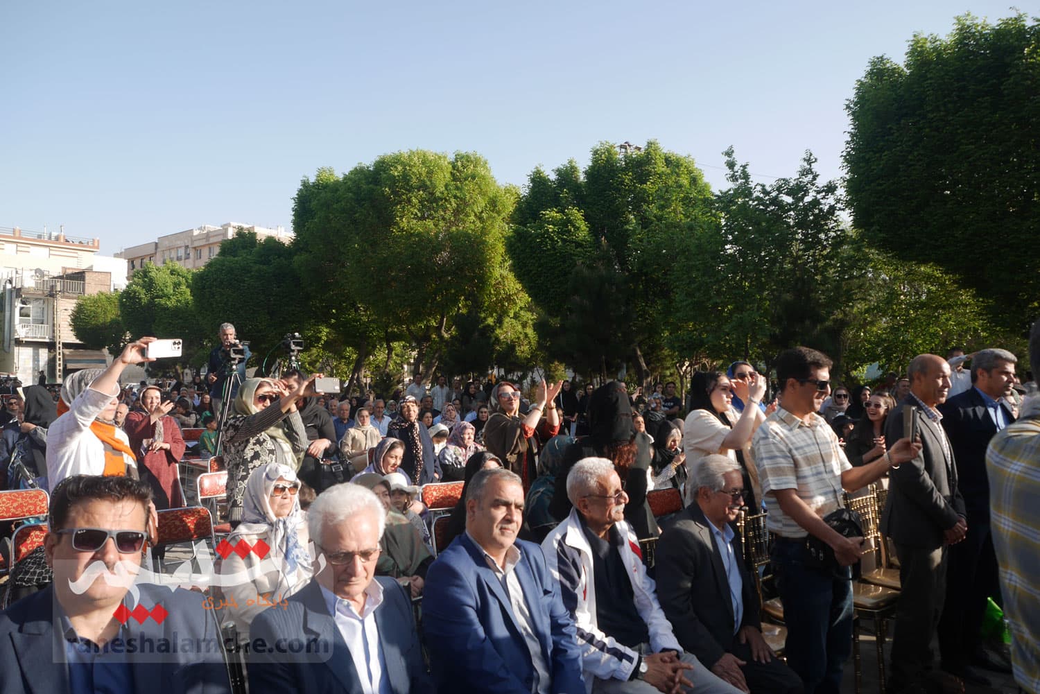 مراسم استقبال از کوهنوردان اورست در چشمهعلی شهر ری +تصاویر — تصویر 20