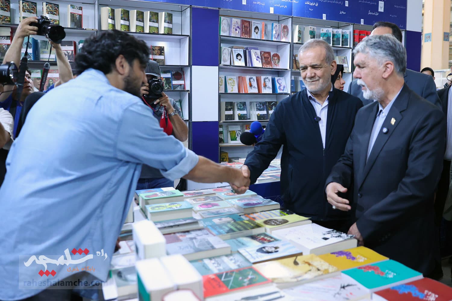 حضور رئیسجمهور در نمایشگاه بینالمللی کتاب تهران +تصاویر — تصویر 1