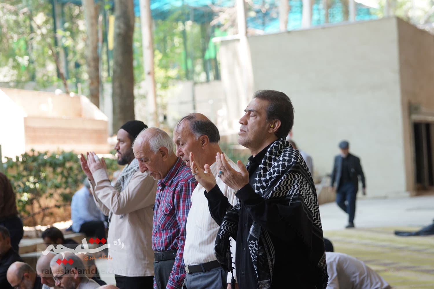 نماز جمعه تهران برگزار شد +تصاویر — تصویر 16