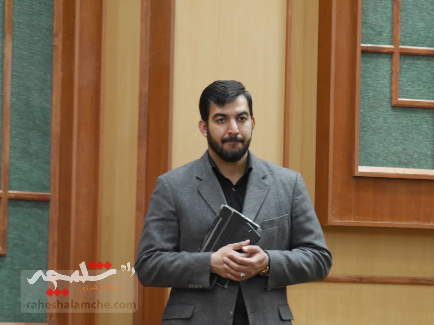 نشست صمیمی طحاننظیف با دانشجویان دانشگاه آزاد واحد مرکز +تصاویر — تصویر 49