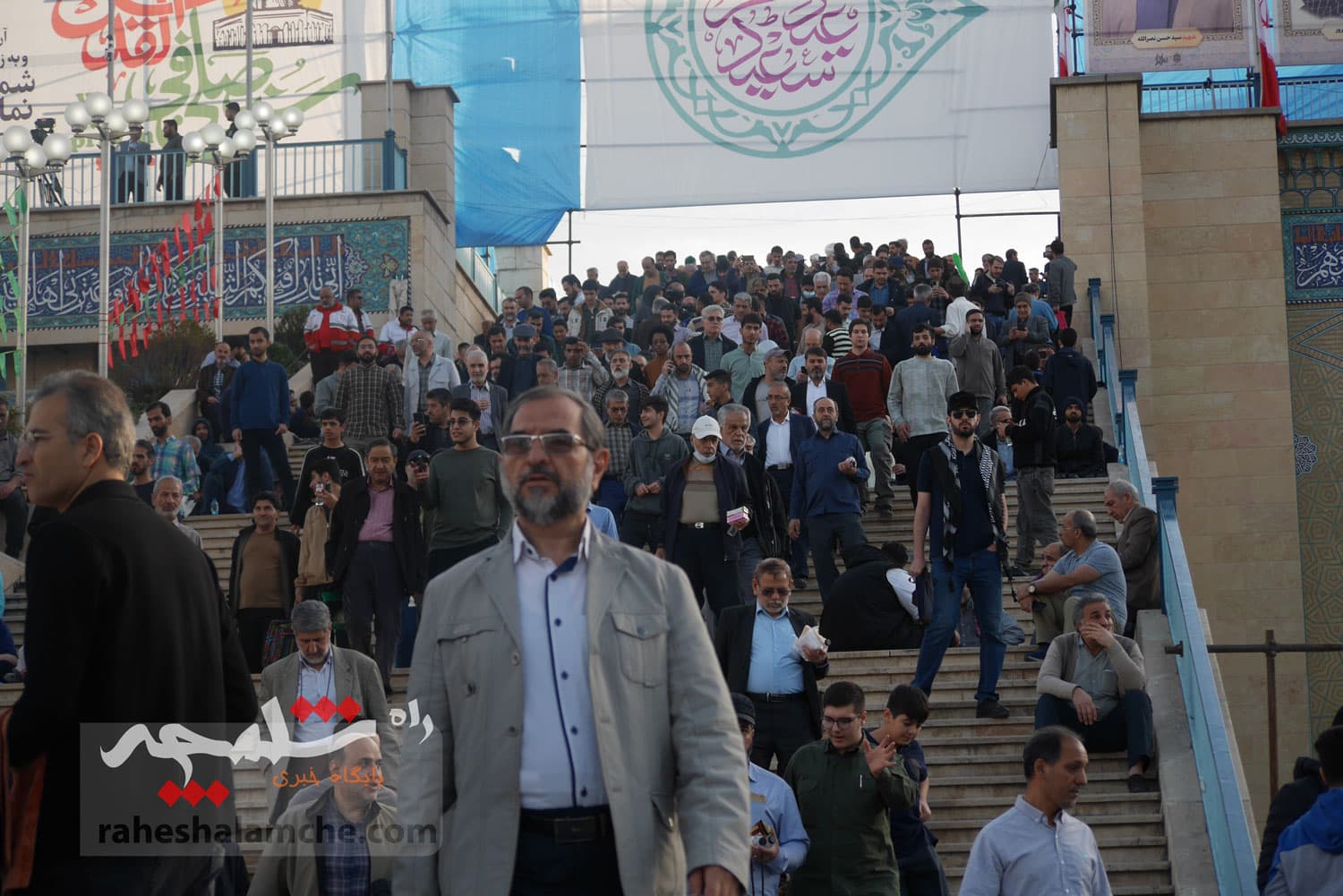گزارش تصویری اختصاصی راه شلمچه از نماز عید فطر به امامت رهبر انقلاب — تصویر 26