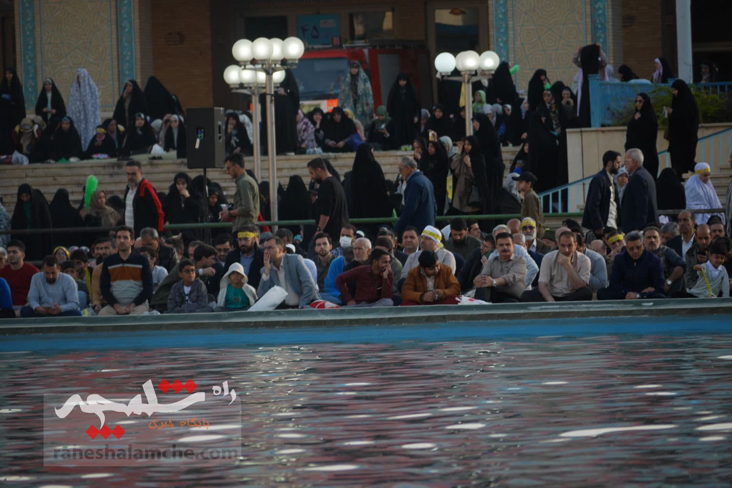 گزارش تصویری اختصاصی راه شلمچه از نماز عید فطر به امامت رهبر انقلاب — تصویر 11