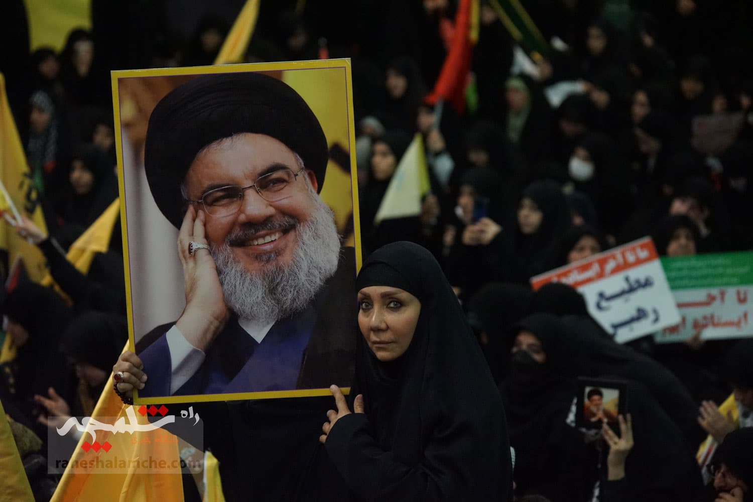 مراسم گرامیداشت شهید سیدحسن نصرالله در مصلی تهران برگزار شد +تصاویر — تصویر 46