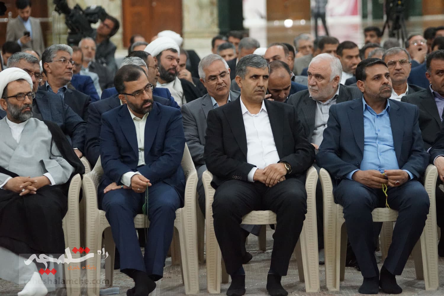 حضور نمایندگان مجلس در حرم امام خمینی(ره) +تصاویر — تصویر 97