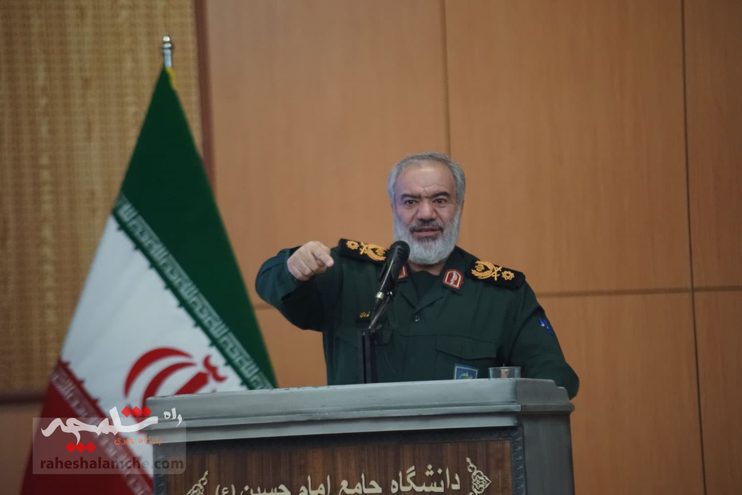 تجلیل از منتخبان جشنواره پژوهشی و فناوری در دانشگاه جامع امام حسین(ع) +تصاویر — تصویر 66