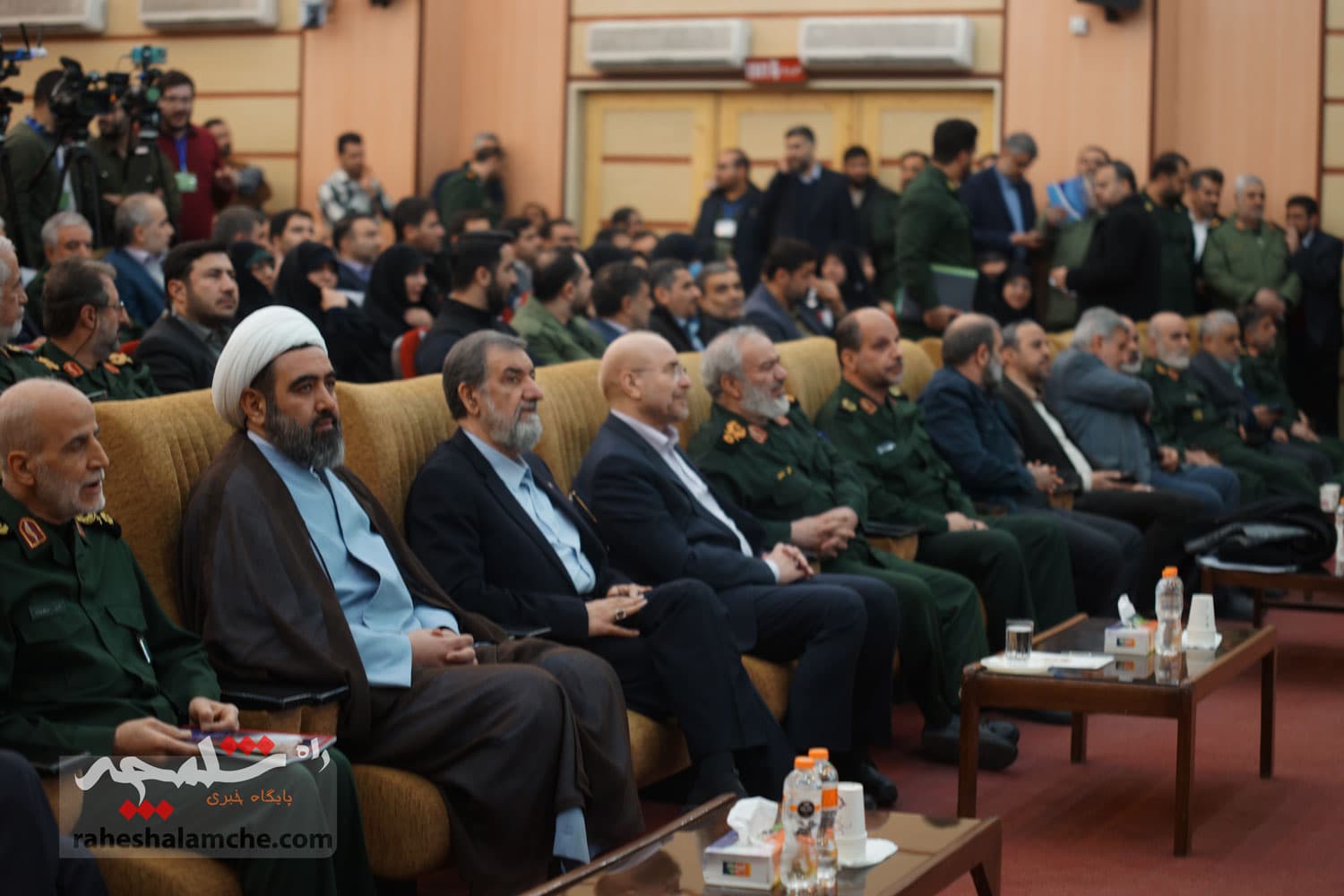 تجلیل از منتخبان جشنواره پژوهشی و فناوری در دانشگاه جامع امام حسین(ع) +تصاویر — تصویر 55