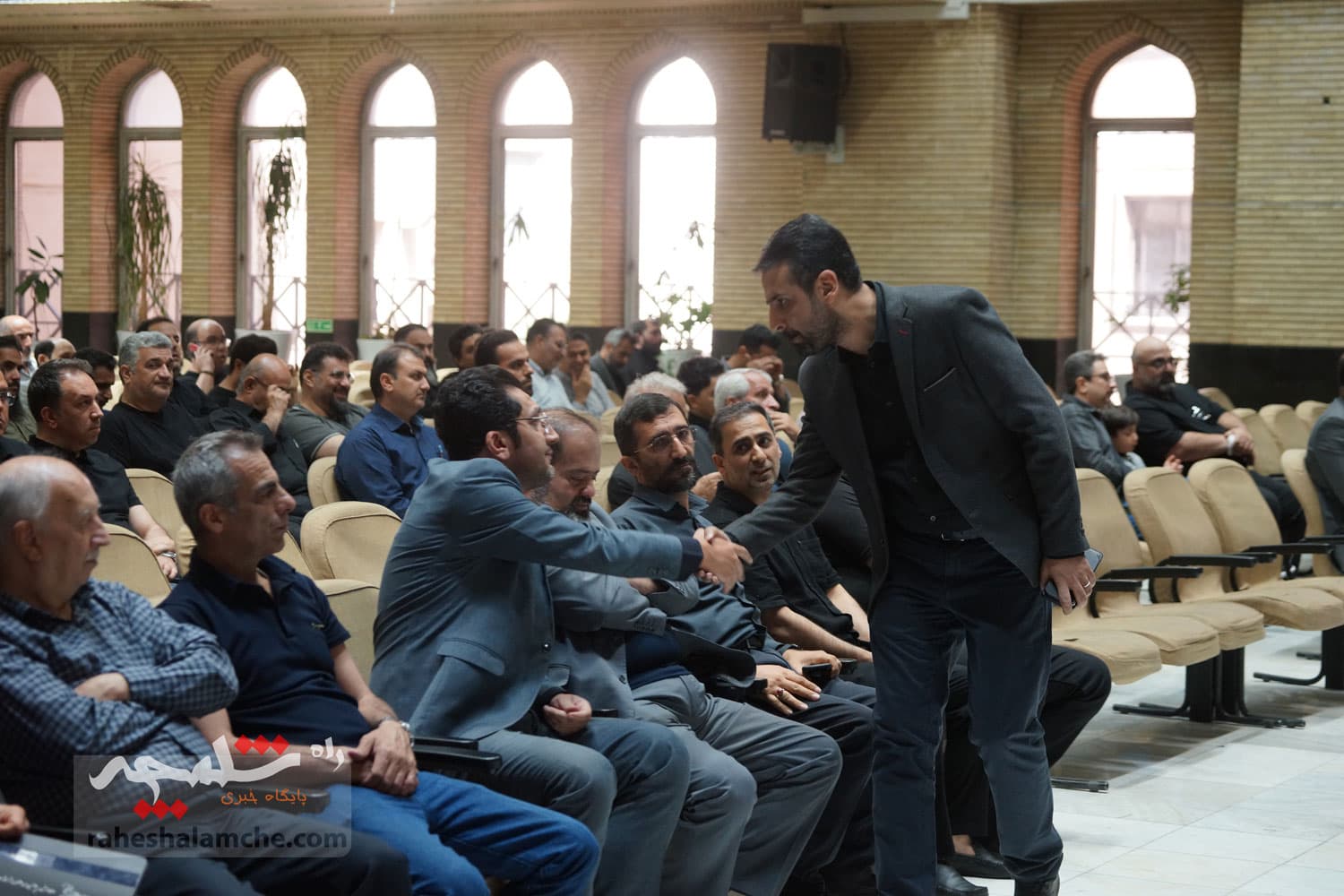 مراسم هفتمین روز درگذشت «محمدرضا درجاتی» +تصاویر — تصویر 94