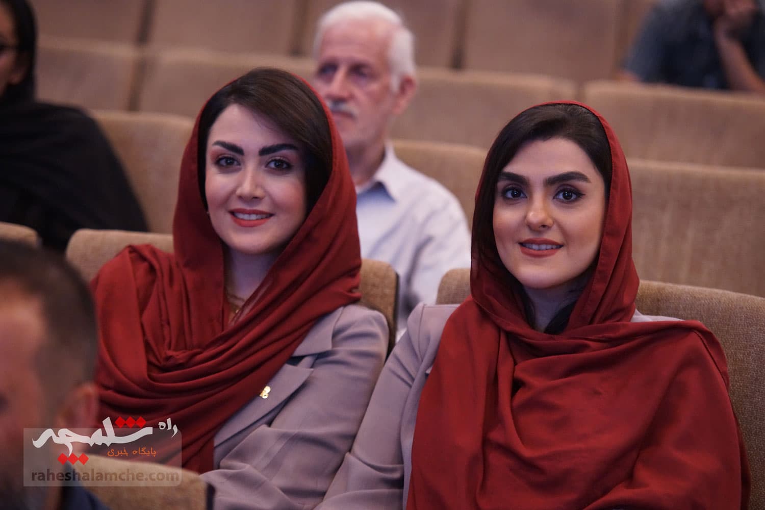 آیین گرامیداشت «روز پزشک» با حضور پزشکیان برگزار شد +تصاویر — تصویر 14
