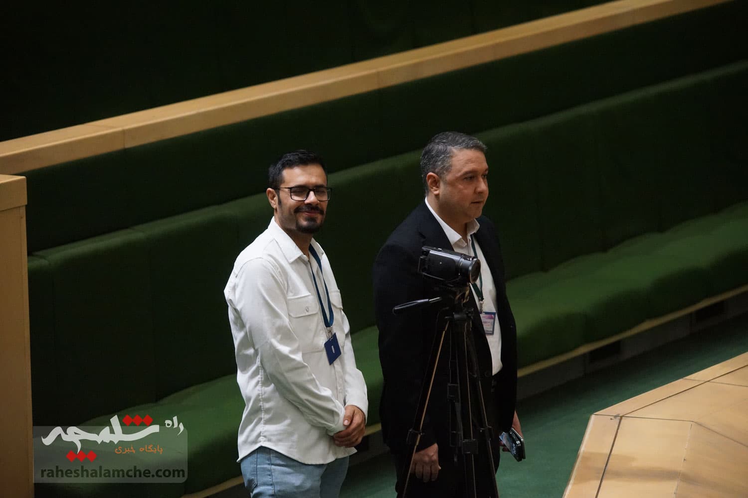 وزیر اقتصاد با 182 رای برکنار شد +تصاویر حاشیهها — تصویر 91