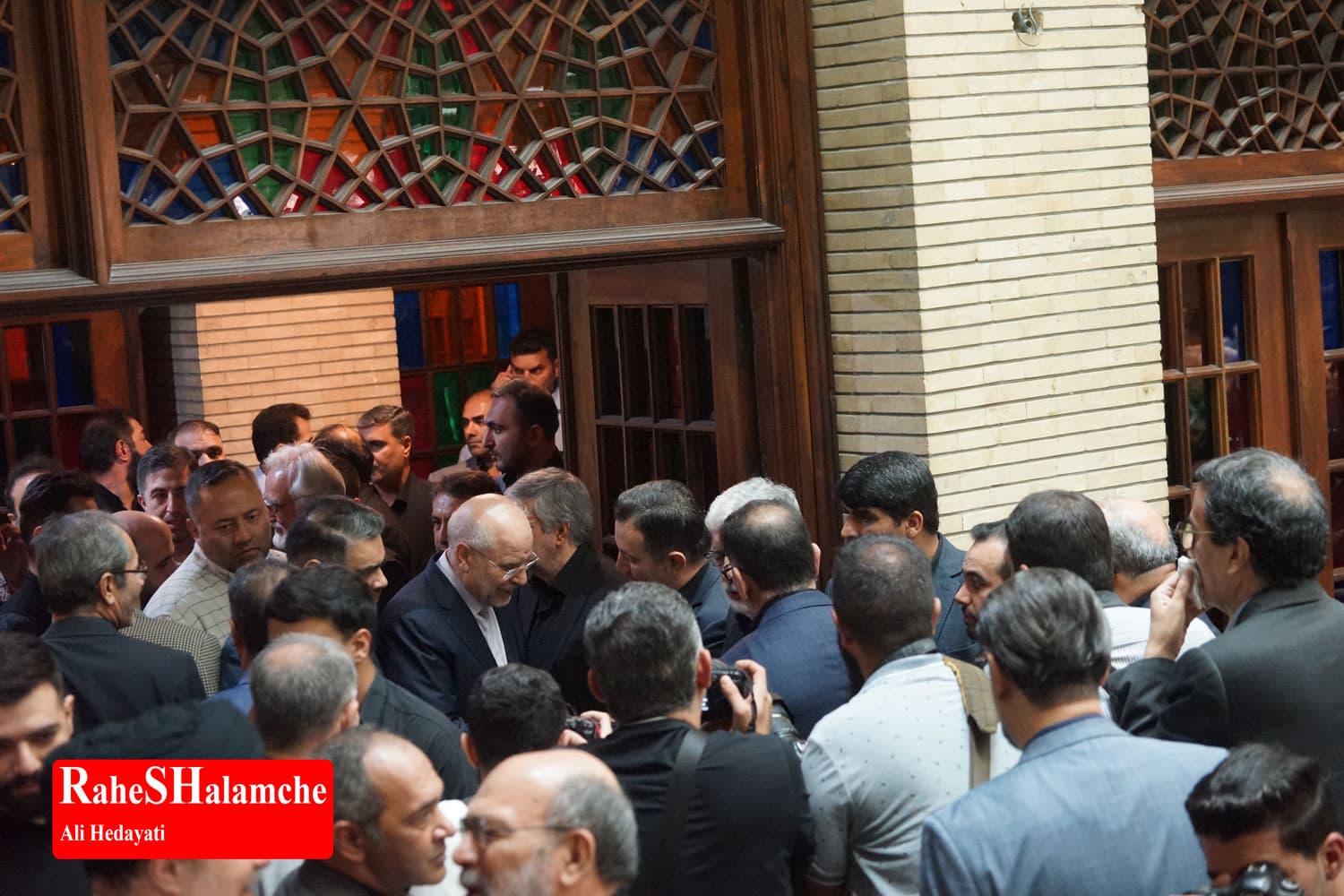 چه کسانی در مراسم ترحیم مادر حداد عادل بودند؟ +تصاویر — تصویر 31