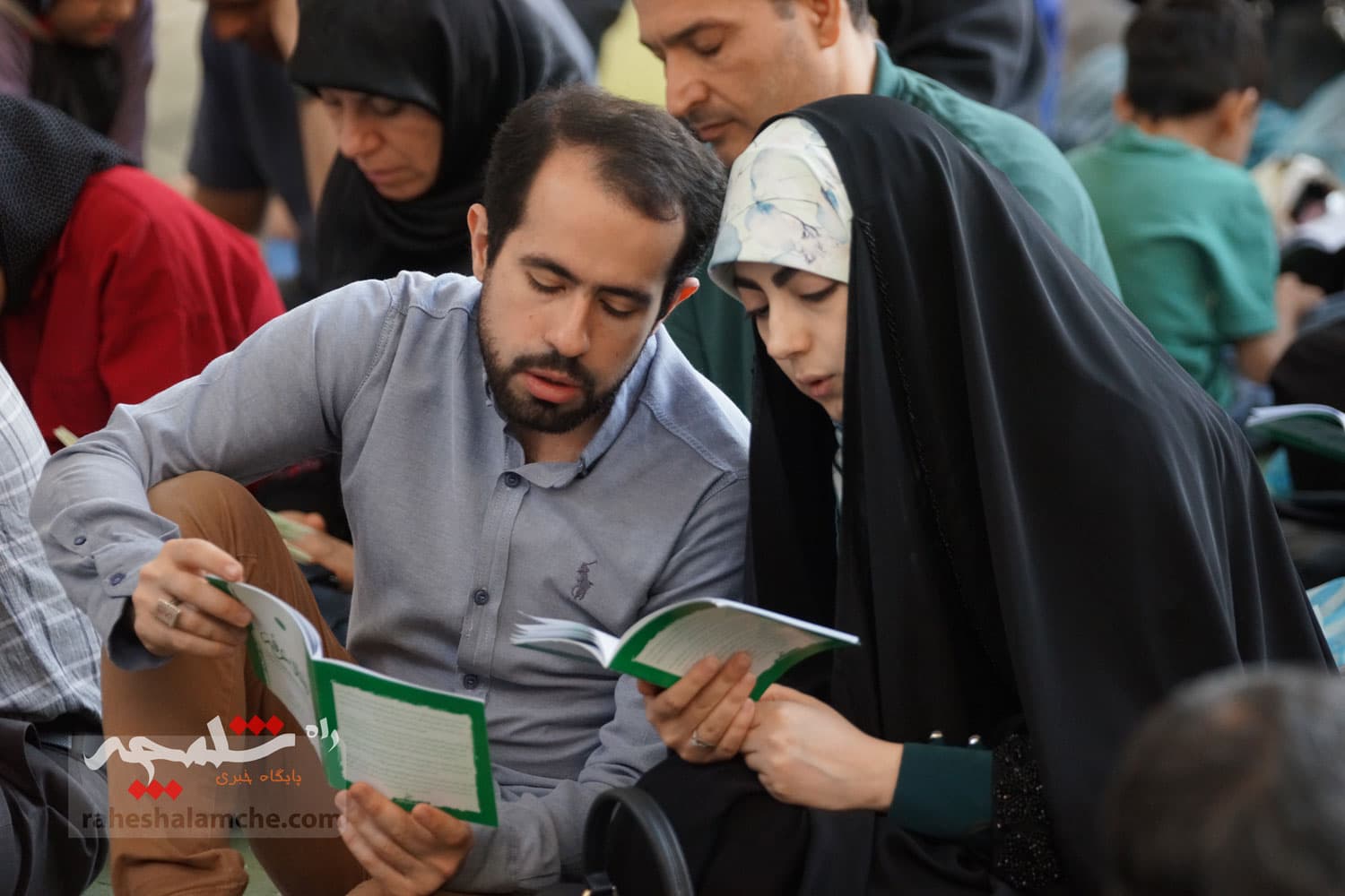 مراسم دعای عرفه در مصلی امام خمینی(ره) برگزار شد +تصاویر — تصویر 82