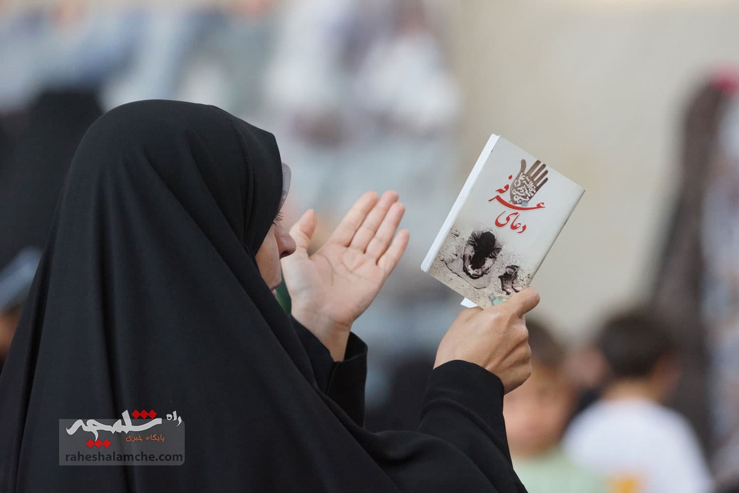 مراسم دعای عرفه در مصلی امام خمینی(ره) برگزار شد +تصاویر — تصویر 116