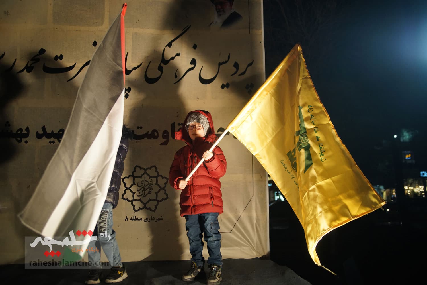 برگزاری جشن پیروزی غزه در میدان هفتحوض تهران +تصاویر — تصویر 36