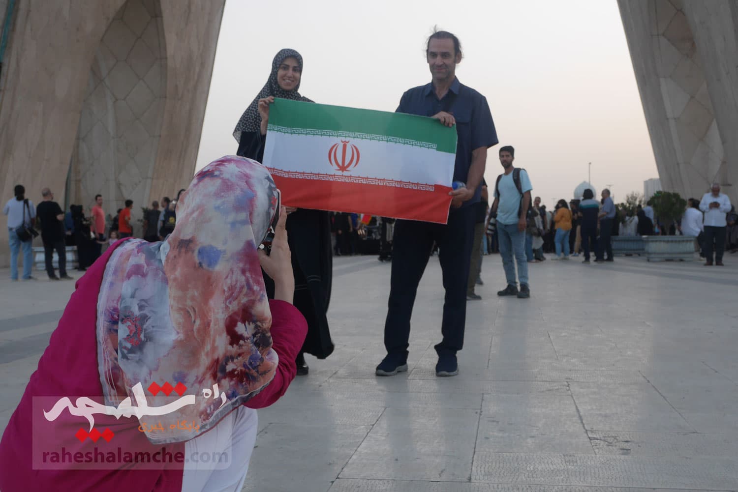 لحظاتی شاد با اجرای ارکستر سمفونیک ایران در میدان آزادی تهران +تصاویر — تصویر 59