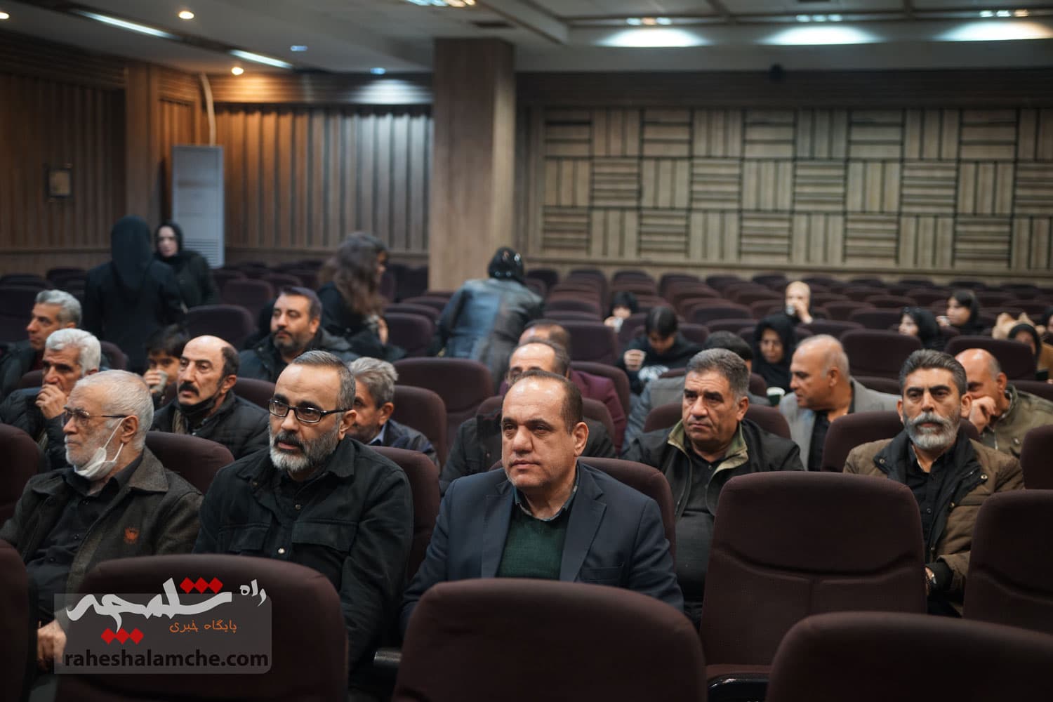 گزارش اختصاصی راه شلمچه از مراسم ختم پدر «بهروز رهبری فرد» +تصاویر — تصویر 13