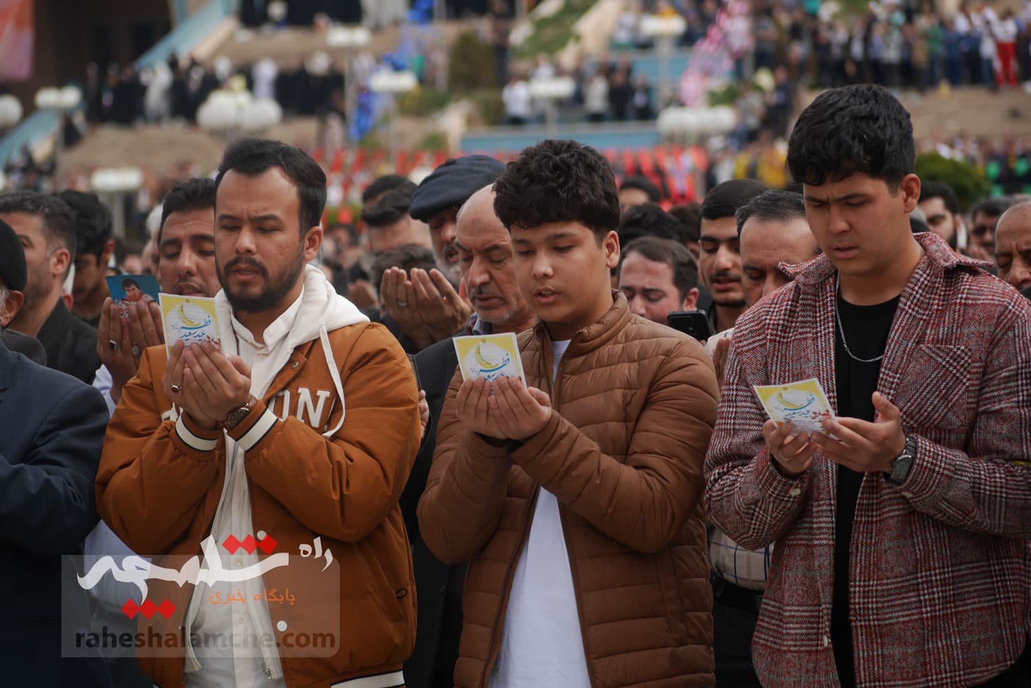 گزارش تصویری اختصاصی راه شلمچه از نماز عید فطر به امامت رهبر انقلاب — تصویر 89