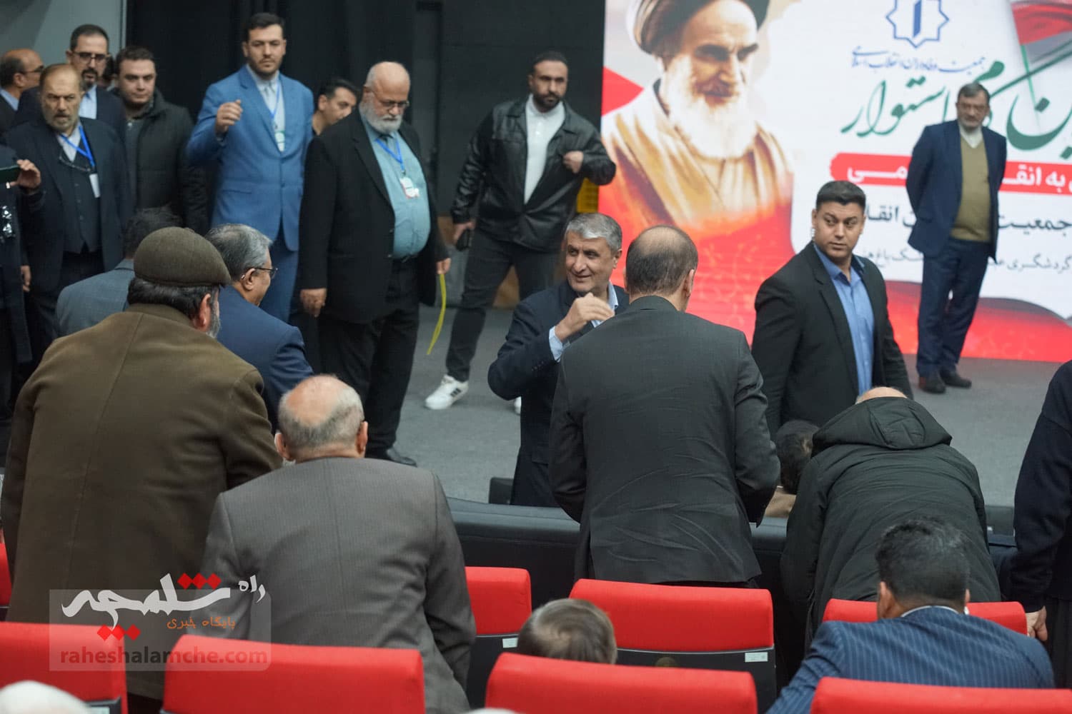 در نشست جمعیت وفاداران انقلاب اسلامی چه گذشت؟ +تصاویر — تصویر 42