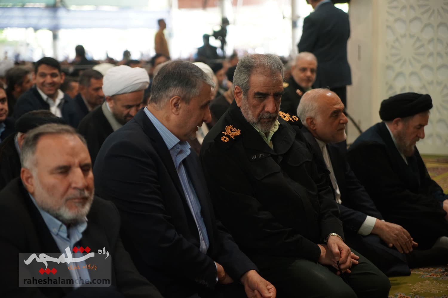 گزارش تصویری نماز جمعه تهران- 22 فروردین — تصویر 61