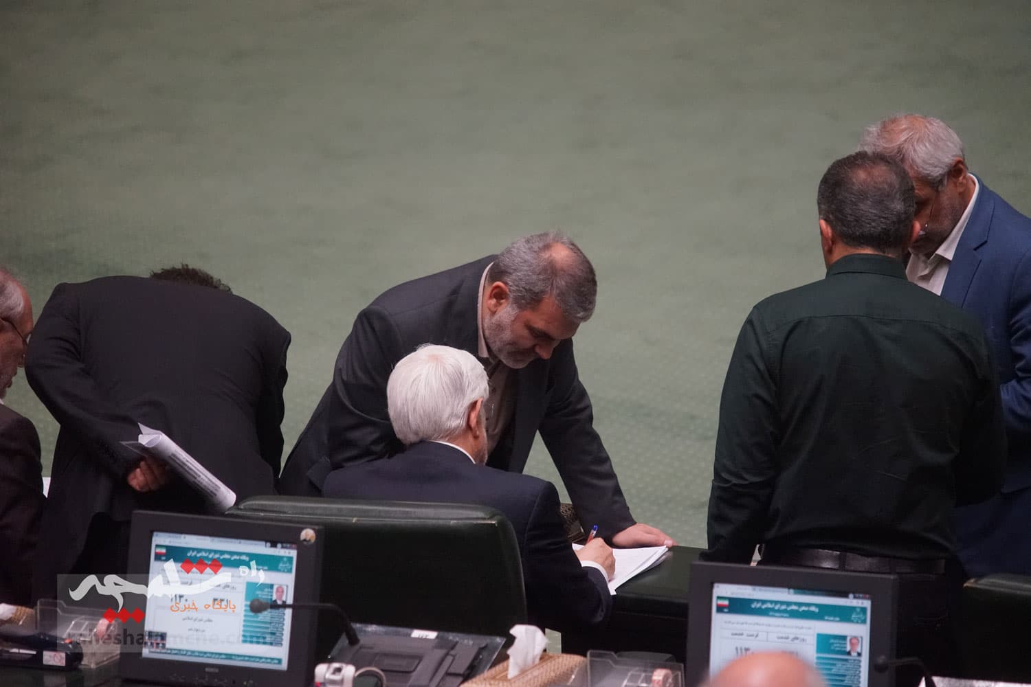 گزارش تصویری کاملا متفاوت از صحن علنی مجلس — تصویر 36