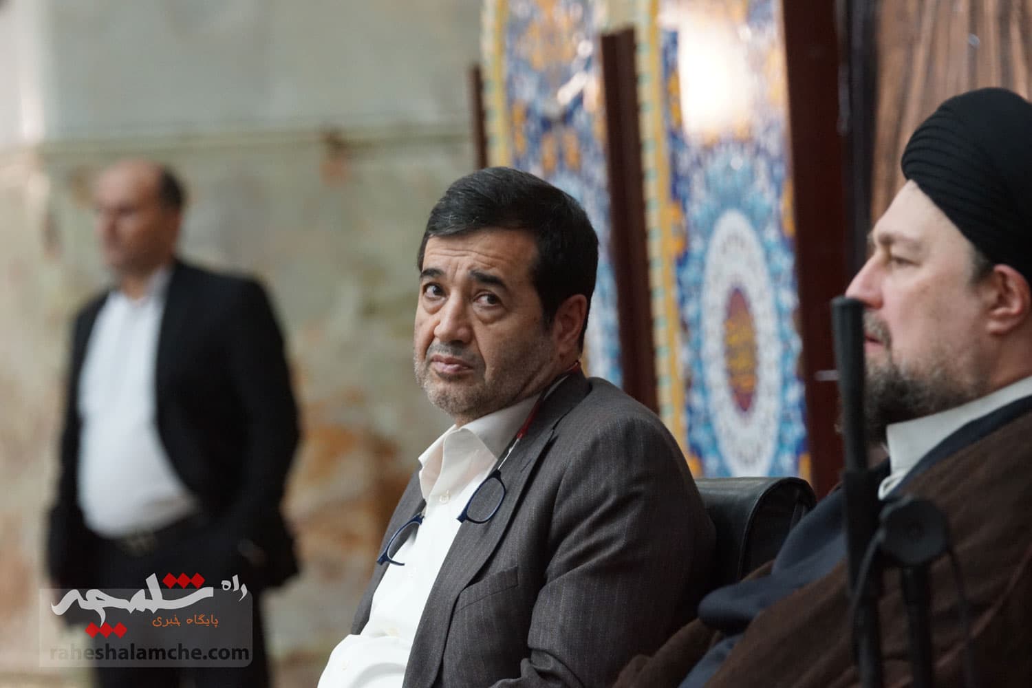 حضور جامعه ورزش و جوانان در حرم امام خمینی(ره) +تصاویر — تصویر 50
