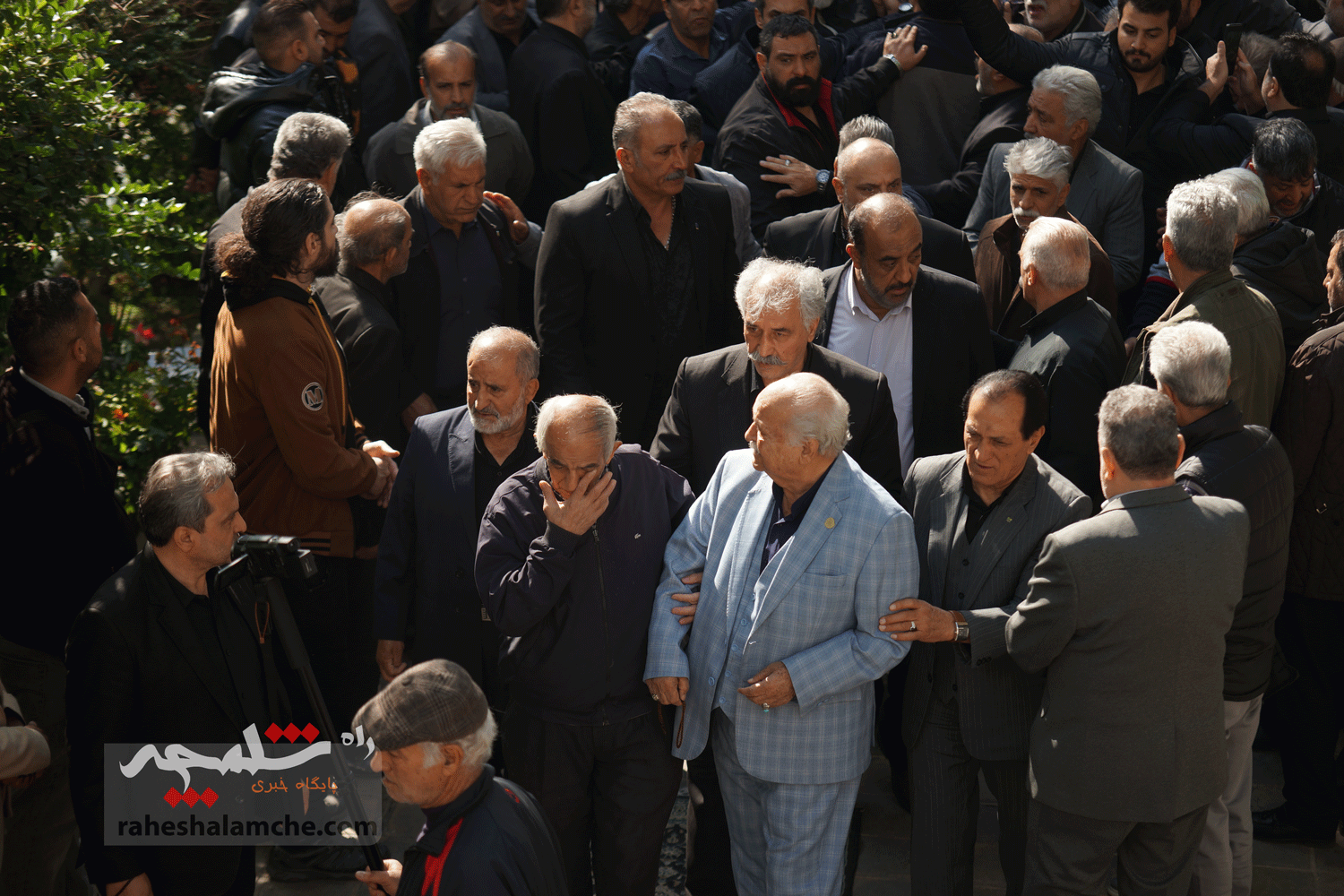 پیکر علیاکبر سفیدگران تشییع شد +تصاویر — تصویر 64