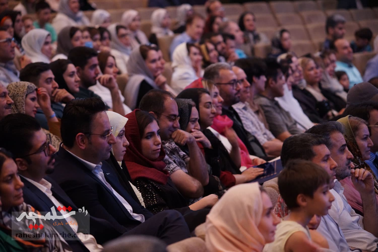 آیین گرامیداشت «روز پزشک» با حضور پزشکیان برگزار شد +تصاویر — تصویر 18