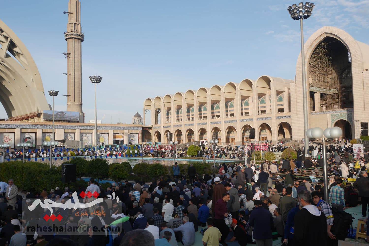 گزارش تصویری اختصاصی راه شلمچه از نماز عید فطر به امامت رهبر انقلاب — تصویر 28
