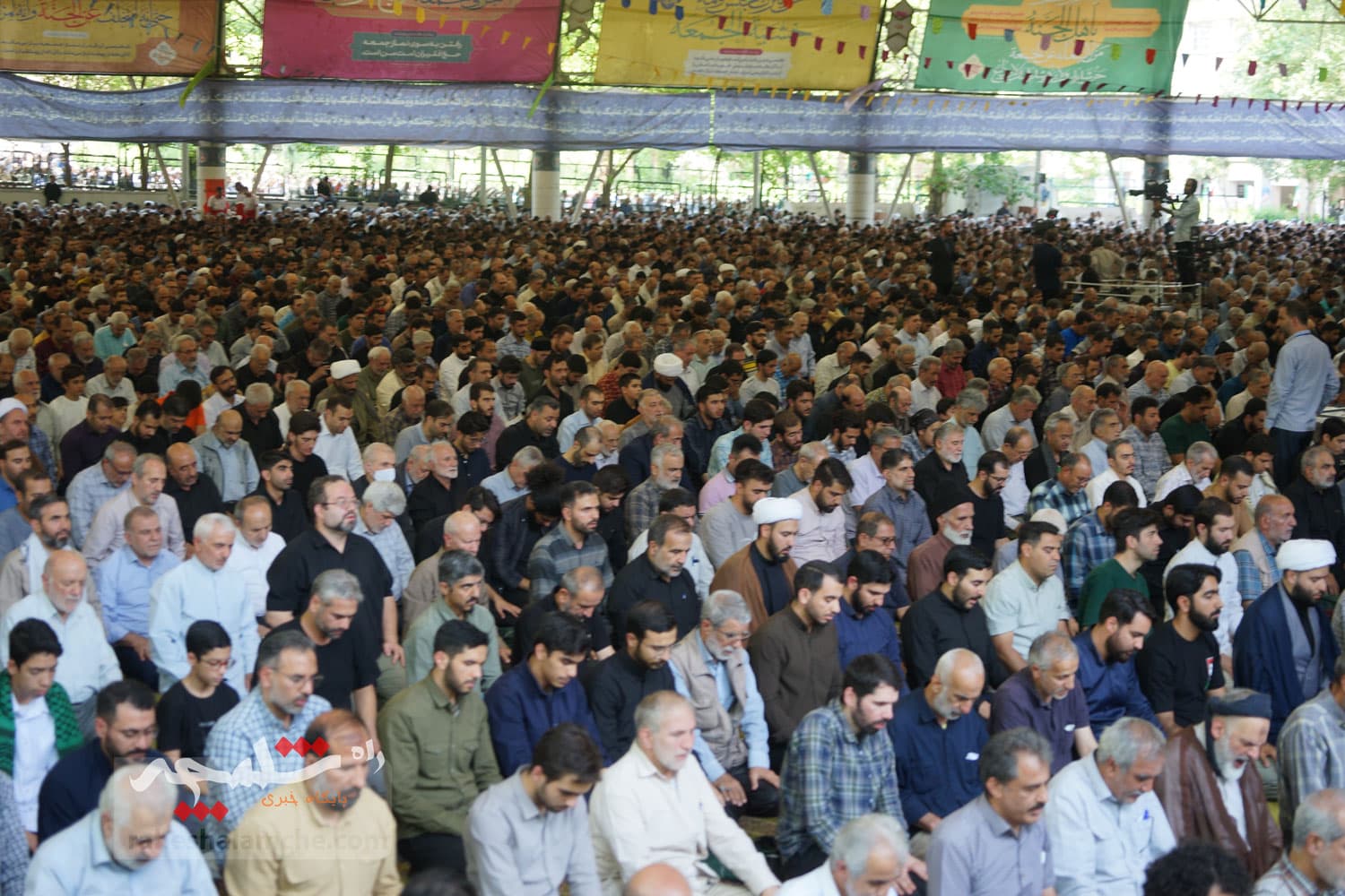 نماز جمعه تهران برگزار شد +تصاویر — تصویر 53