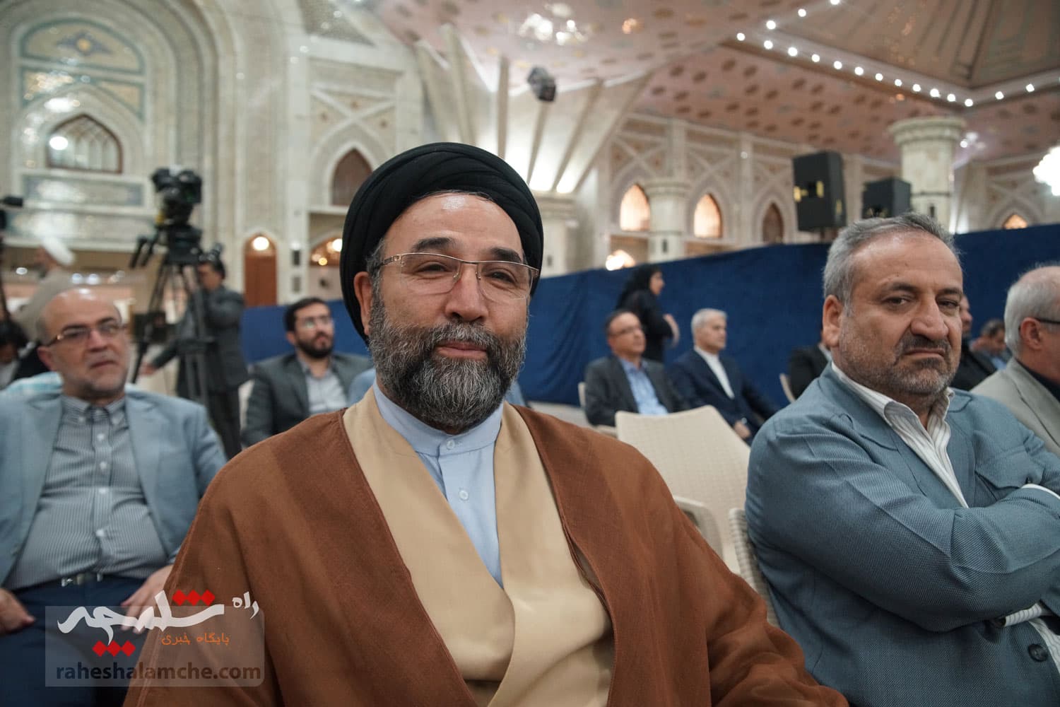 حضور نمایندگان مجلس در حرم امام خمینی(ره) +تصاویر — تصویر 84