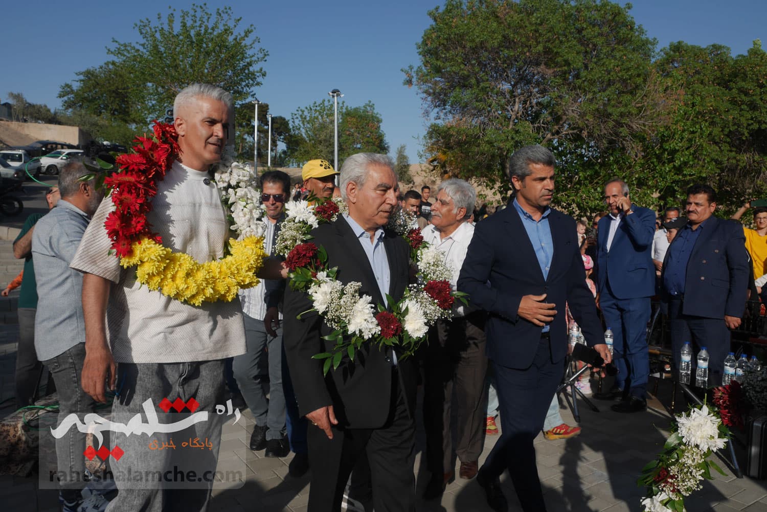 مراسم استقبال از کوهنوردان اورست در چشمهعلی شهر ری +تصاویر — تصویر 15