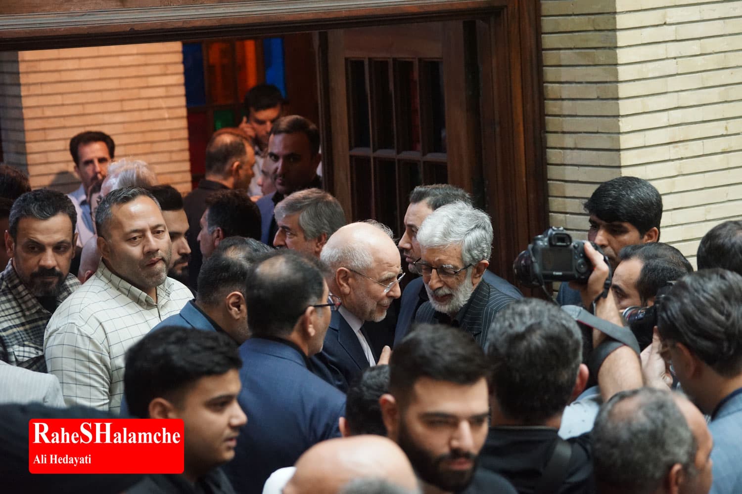 چه کسانی در مراسم ترحیم مادر حداد عادل بودند؟ +تصاویر — تصویر 32