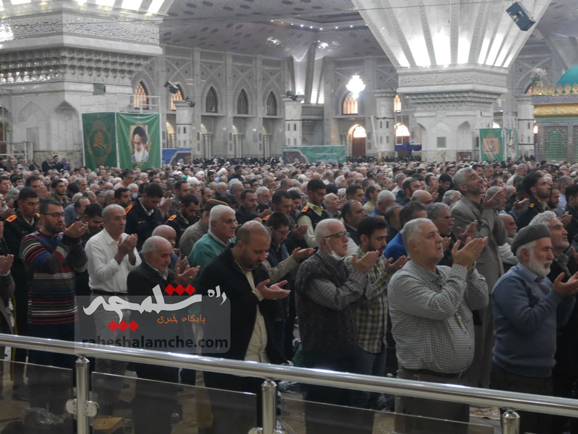 حال و هوای نمازجمعه 12 بهمن در حرم امام خمینی(ره) +تصاویر — تصویر 88