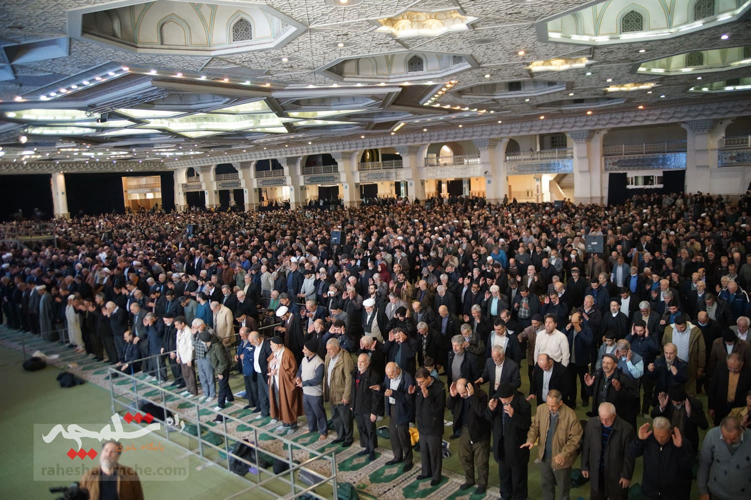 نماز جمعه تهران در آستانه ماه مبارک رمضان برگزار شد +تصاویر — تصویر 79
