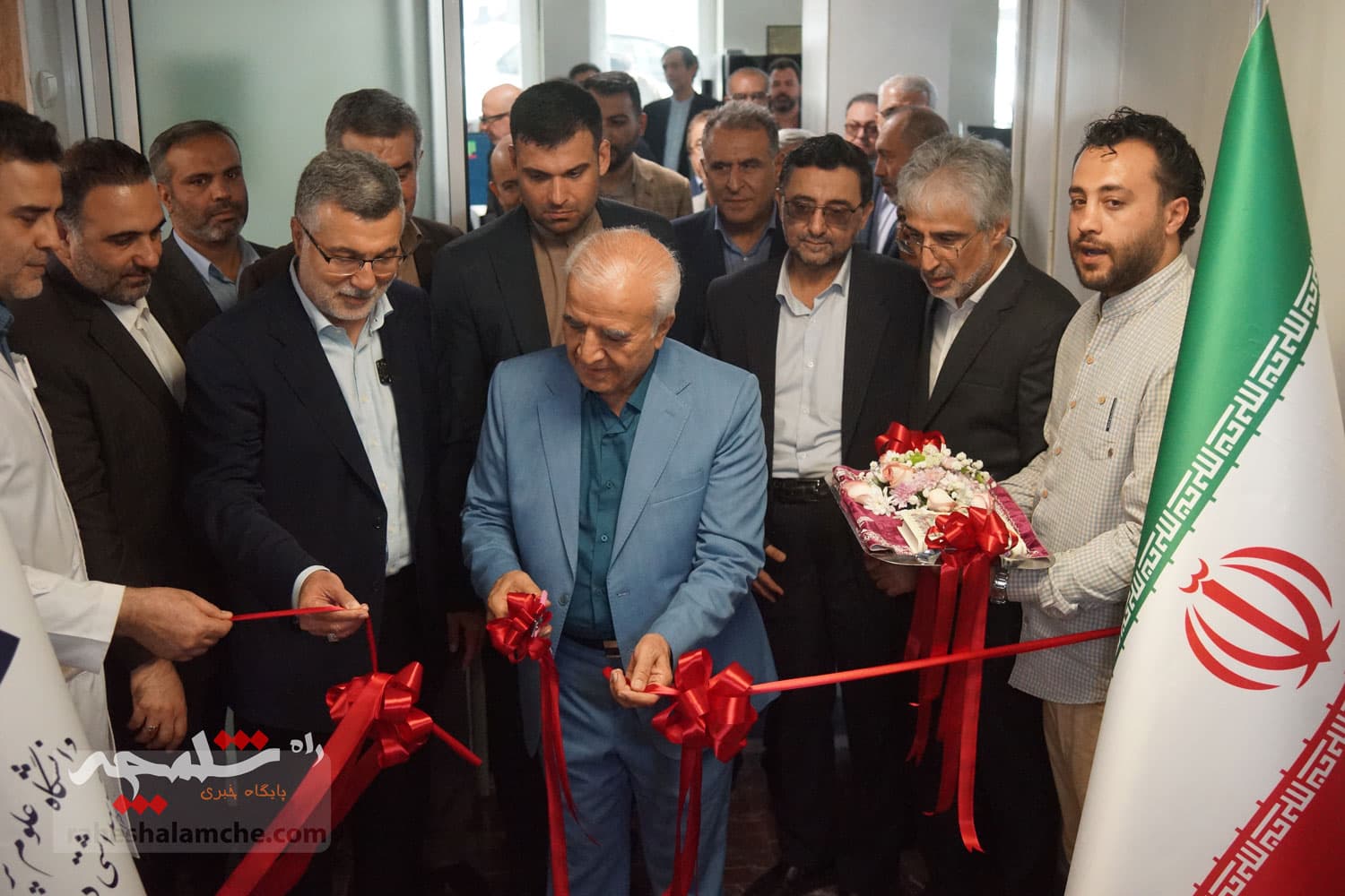 حضور ظفرقندی در بیمارستان امیراعلم تهران+ تصاویر — تصویر 42