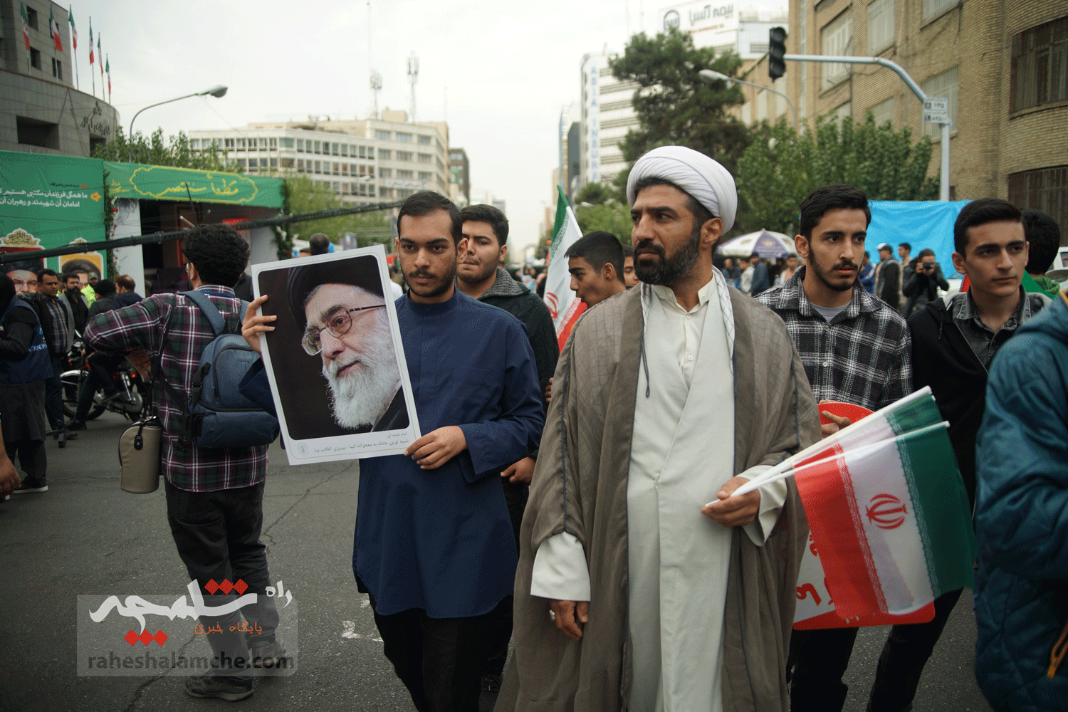 خشم مردم تهران علیه آمریکا و اسرائیل در «یومالله 13 آبان» +تصاویر — تصویر 18