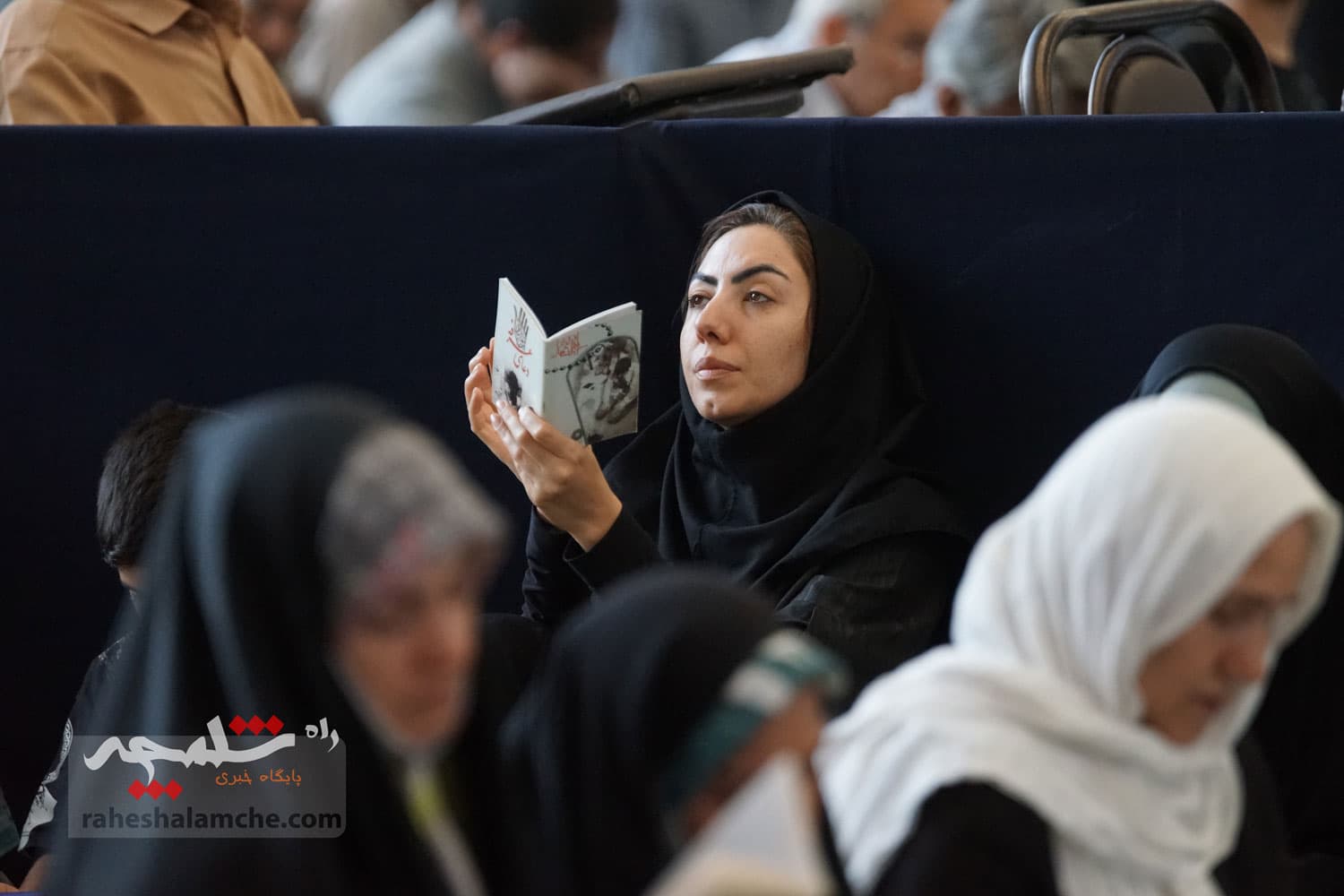 مراسم دعای عرفه در مصلی امام خمینی(ره) برگزار شد +تصاویر — تصویر 101