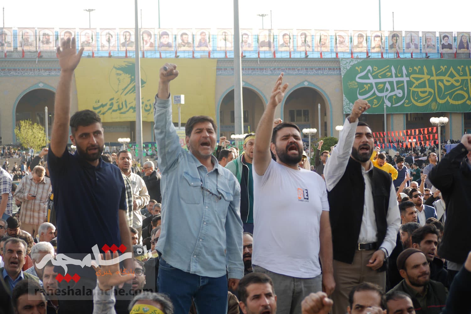 گزارش تصویری اختصاصی راه شلمچه از نماز عید فطر به امامت رهبر انقلاب — تصویر 38