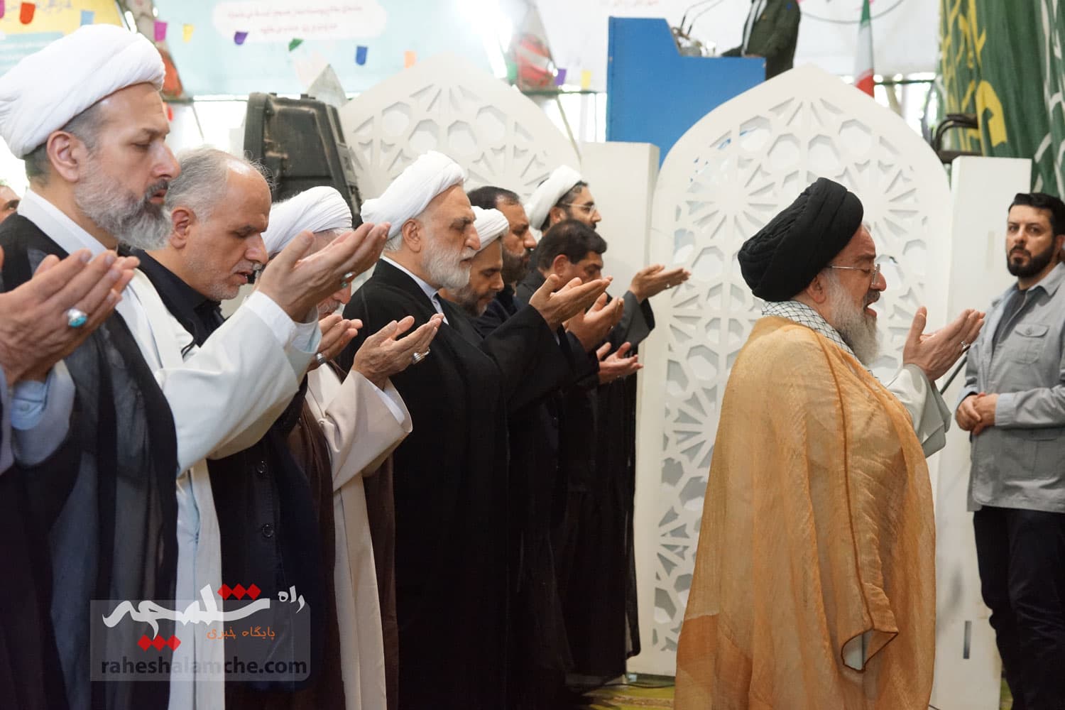 نماز جمعه تهران برگزار شد +تصاویر — تصویر 47