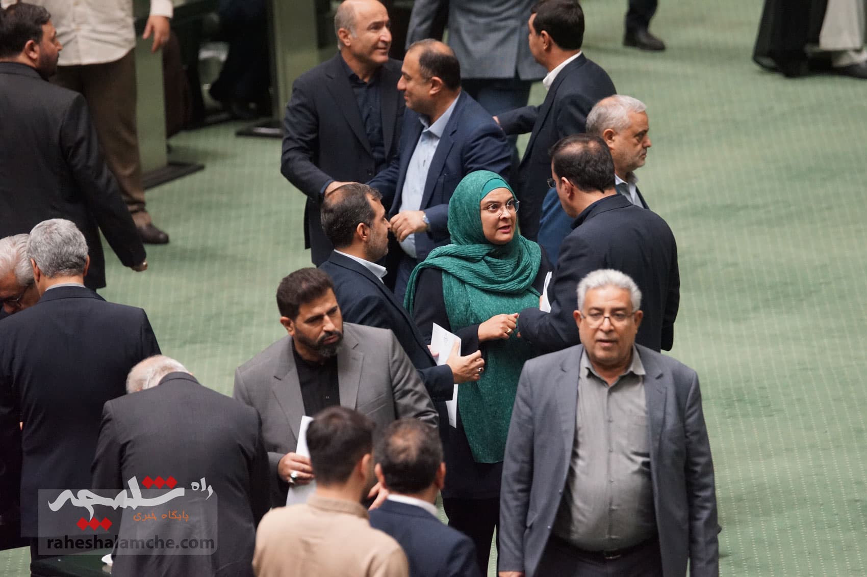 حاشیههای امروز صحن علنی مجلس در آستانه روز خبرنگار +تصاویر — تصویر 75
