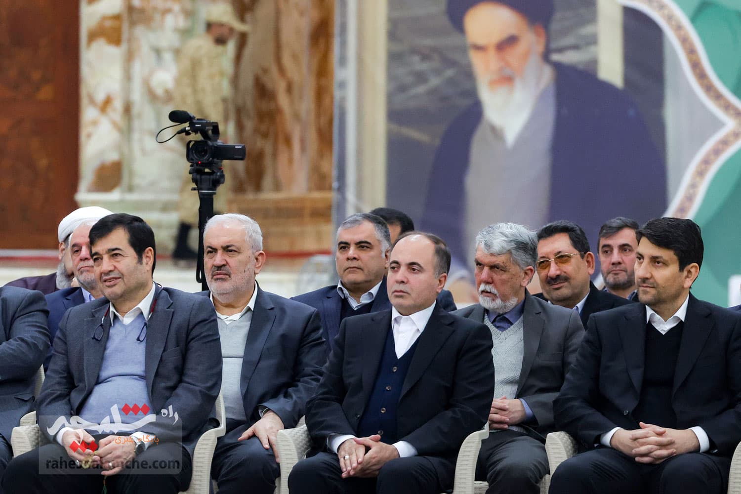 تجدید میثاق هیئت دولت با آرمانهای امام راحل و شهدای انقلاب اسلامی +تصاویر — تصویر 22