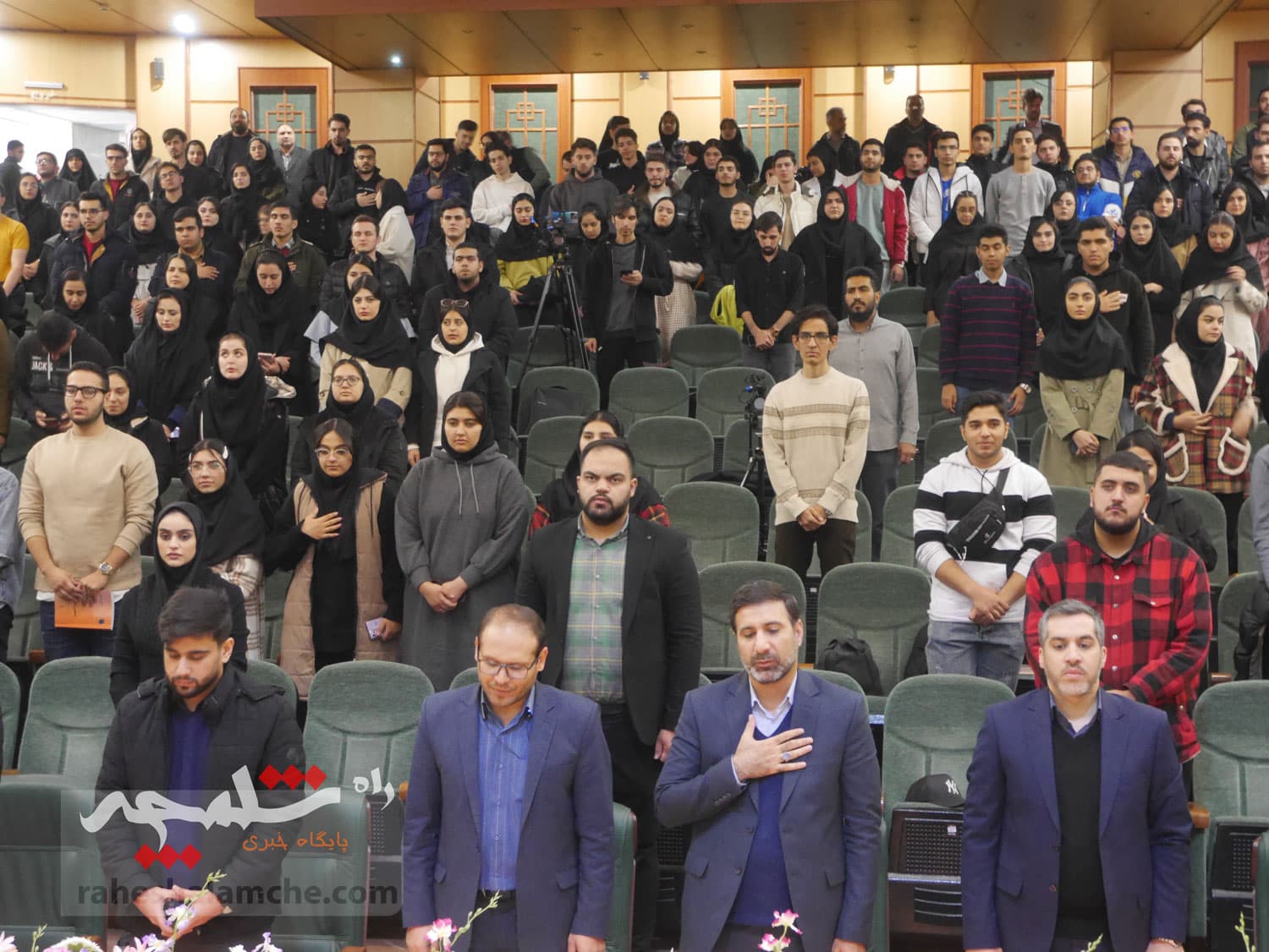 نشست صمیمی طحاننظیف با دانشجویان دانشگاه آزاد واحد مرکز +تصاویر — تصویر 10