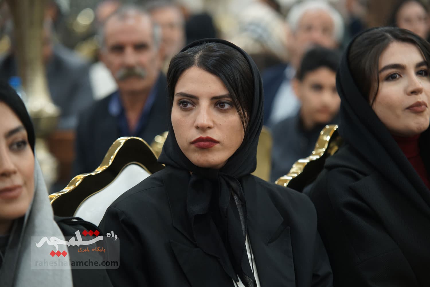 چه کسانی در نخستین کنگره ملی حامیان صلح ایران حضور داشتند؟ +تصاویر — تصویر 98