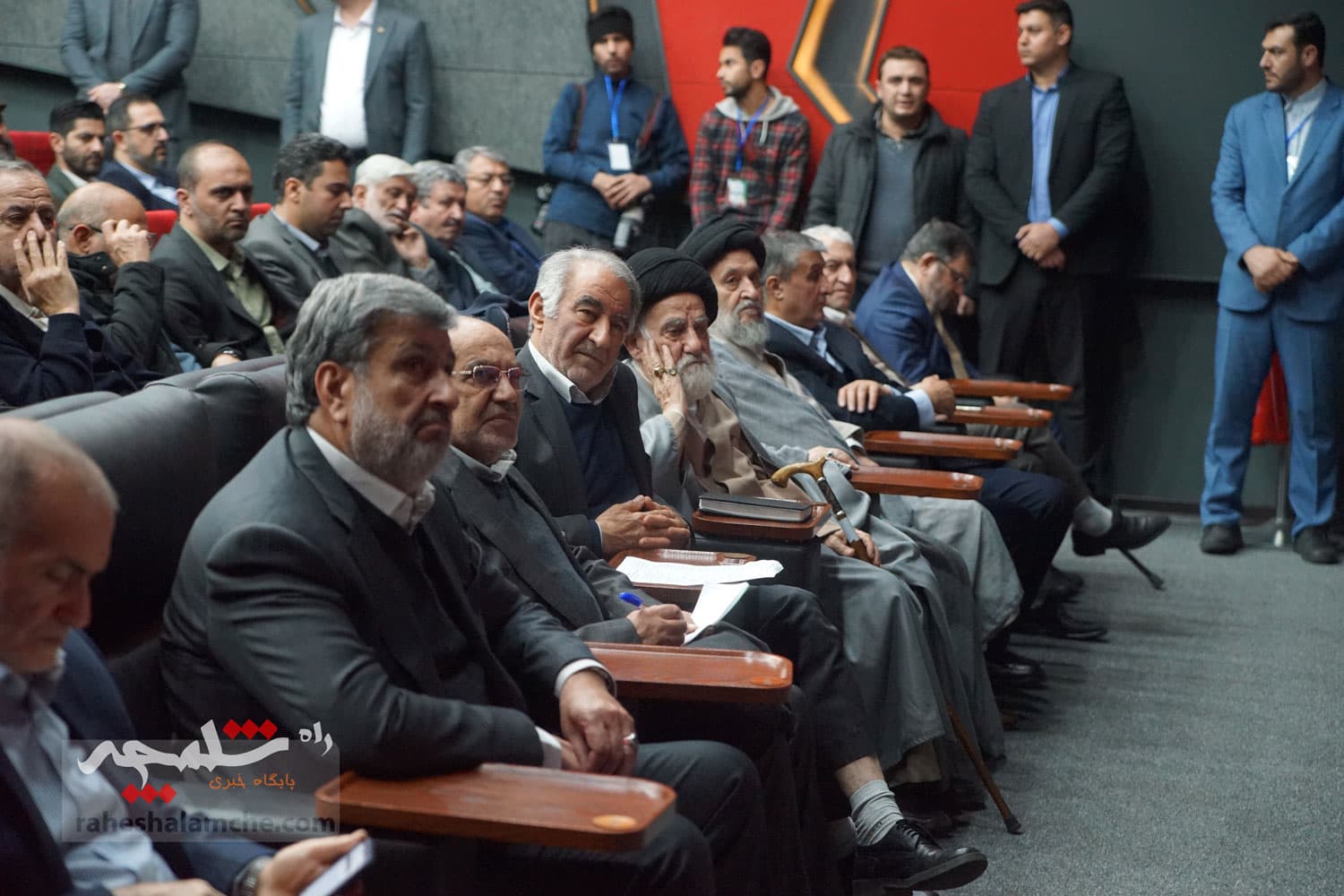 در نشست جمعیت وفاداران انقلاب اسلامی چه گذشت؟ +تصاویر — تصویر 56