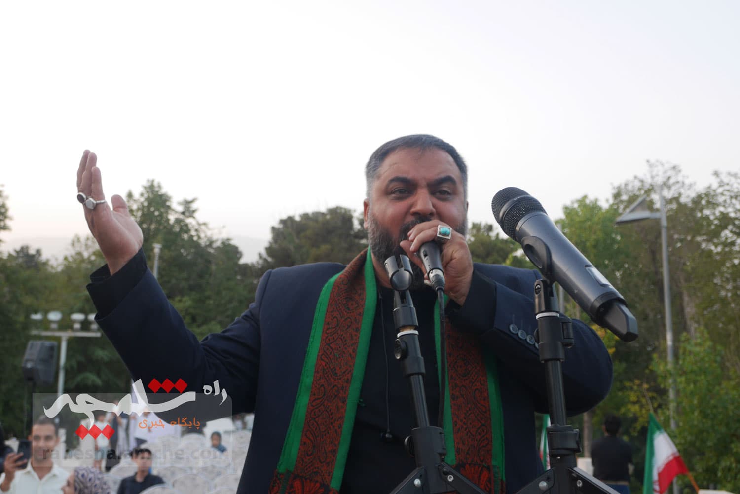 تهران با اهتزاز بزرگترین پرچم عزای حسینی در جهان به استقبال محرم رفت +تصاویر — تصویر 56