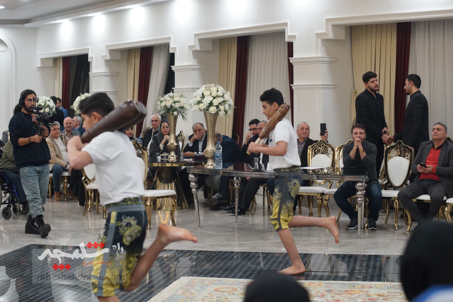 چه کسانی در نخستین کنگره ملی حامیان صلح ایران حضور داشتند؟ +تصاویر — تصویر 122
