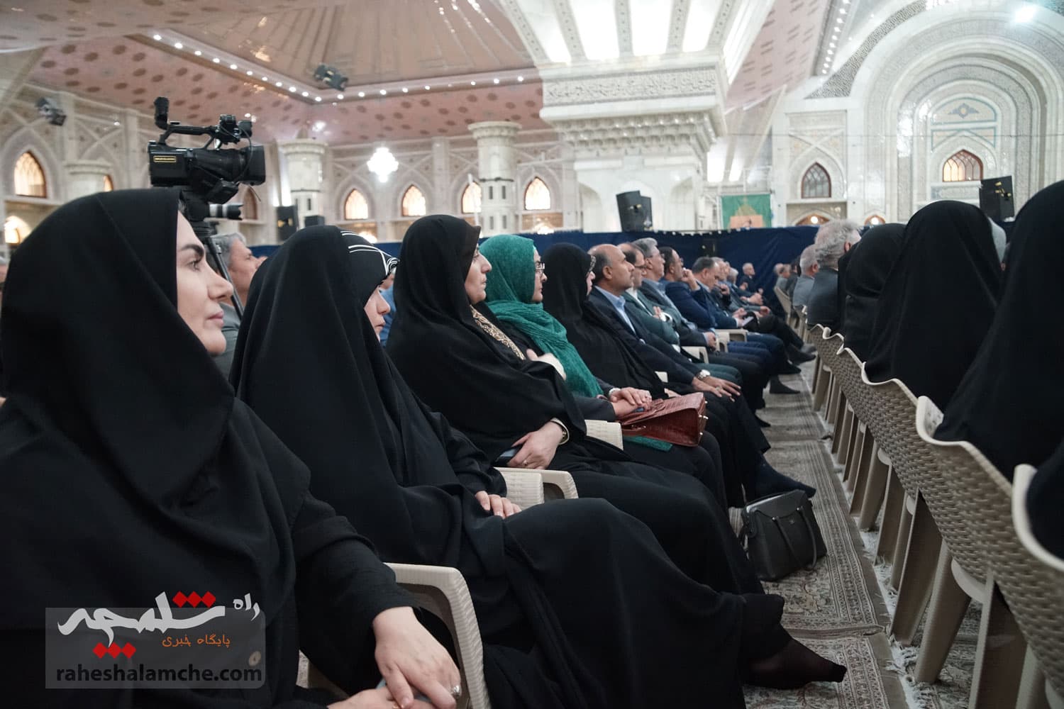 حضور نمایندگان مجلس در حرم امام خمینی(ره) +تصاویر — تصویر 71