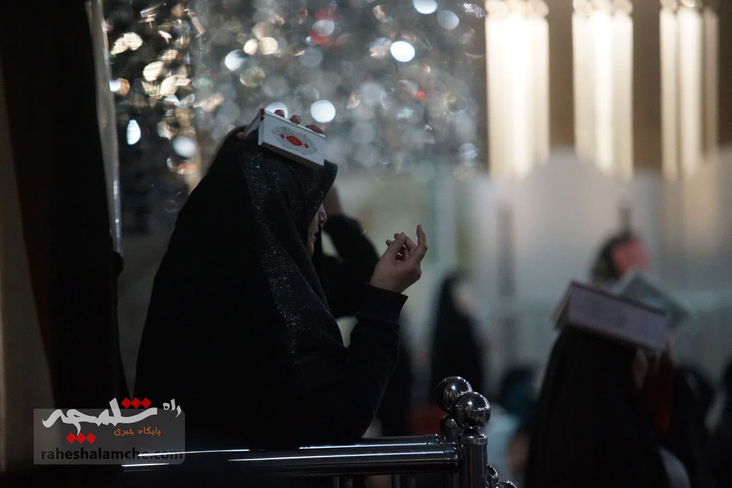 طنین نجوای «الهی العفو» دومین شب قدر در حرم عبدالعظیم حسنی(ع) +تصاویر — تصویر 80